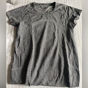 lululemon swiftly tech short sleeve sz 10